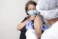 Le vaccin d’AstraZeneca est « sûr et efficace », martèle l’EMA