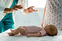 Bronchiolite : l’afflux record de nourrissons à l’hôpital remet en lumière le délabrement des services d’urgence 