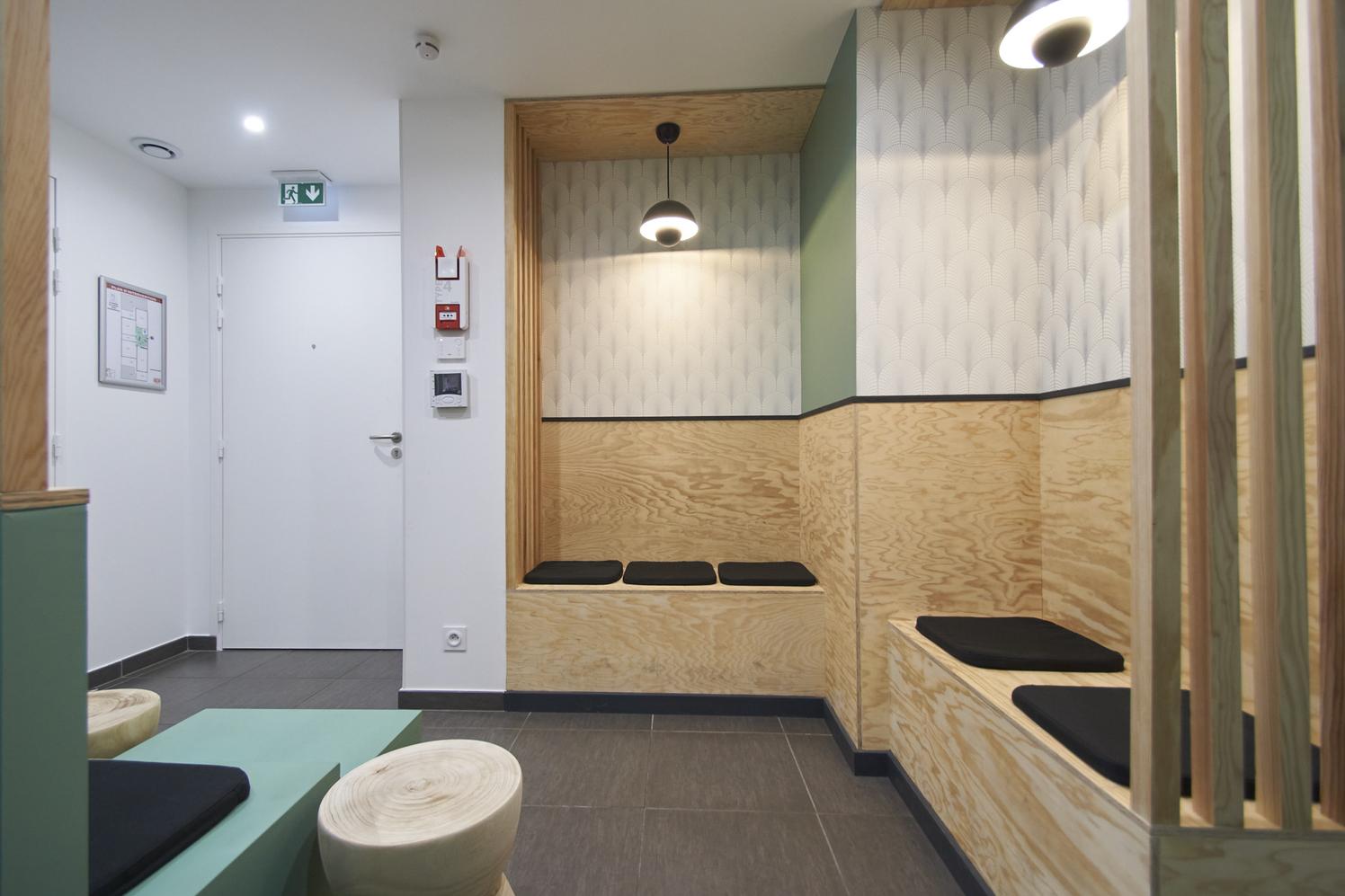 Salle avec petit jardin privatif en pôle santé, Francheville — photo 2