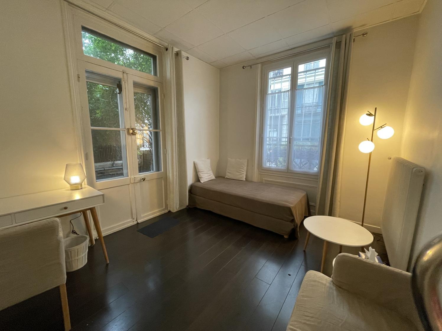 Bureaux qui se libèrent les jeudis (13m2 ou 9m2), vendredis (12m2 avec jardin) et samedi (12m2 avec jardin ou 9m2) — photo 2