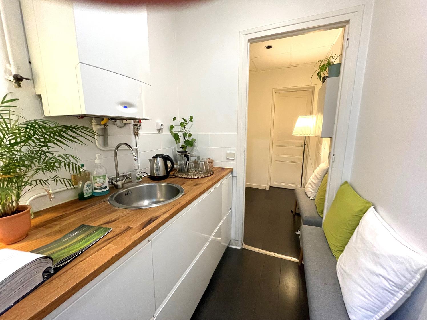 Bureaux qui se libèrent les jeudis (13m2 ou 9m2), vendredis (12m2 avec jardin) et samedi (12m2 avec jardin ou 9m2) — photo 3