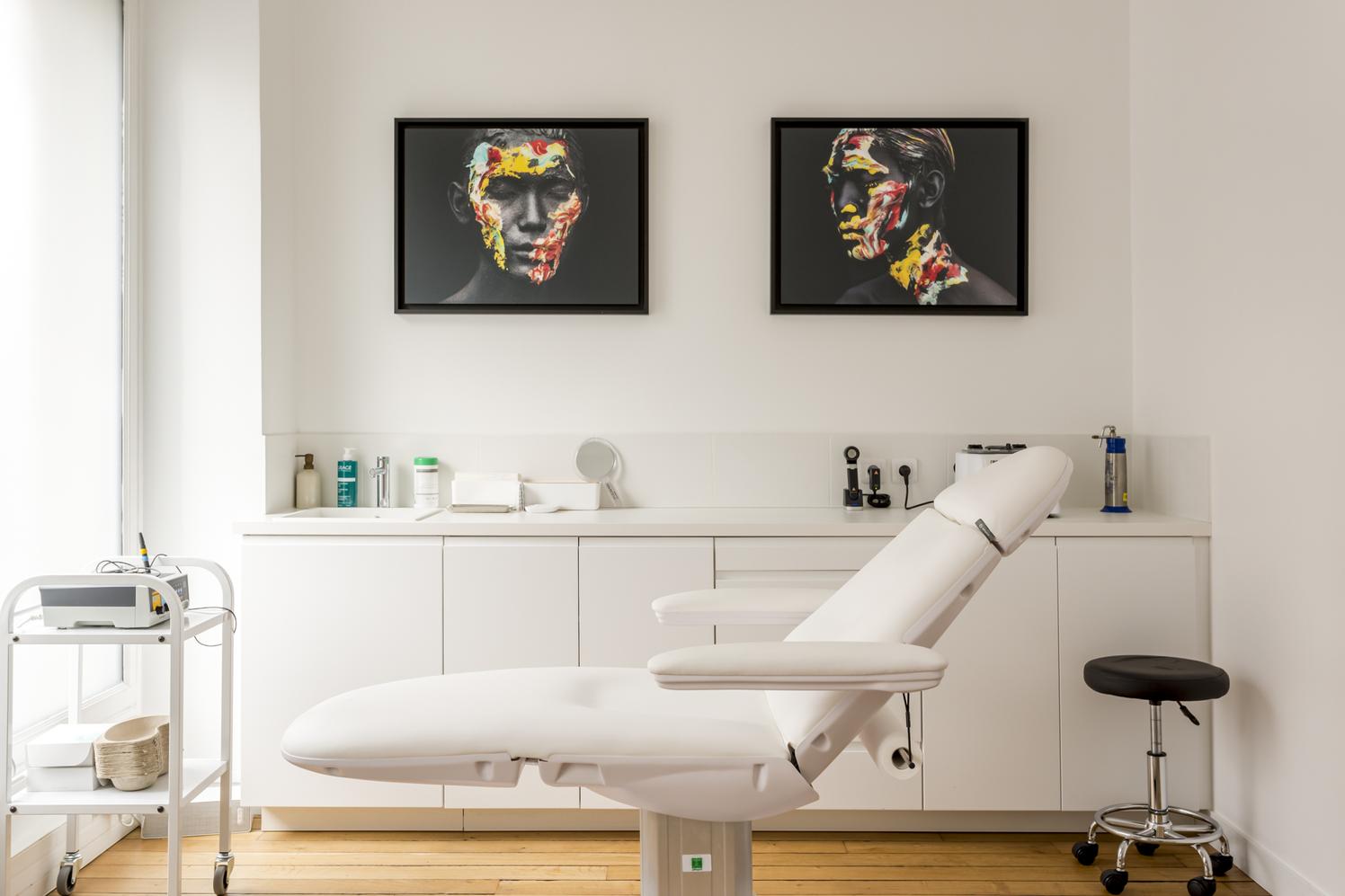Paris 2ème - centre médical premium- cabinet de 20m2 aménagé disponible de 2 à 3 jours/semaine