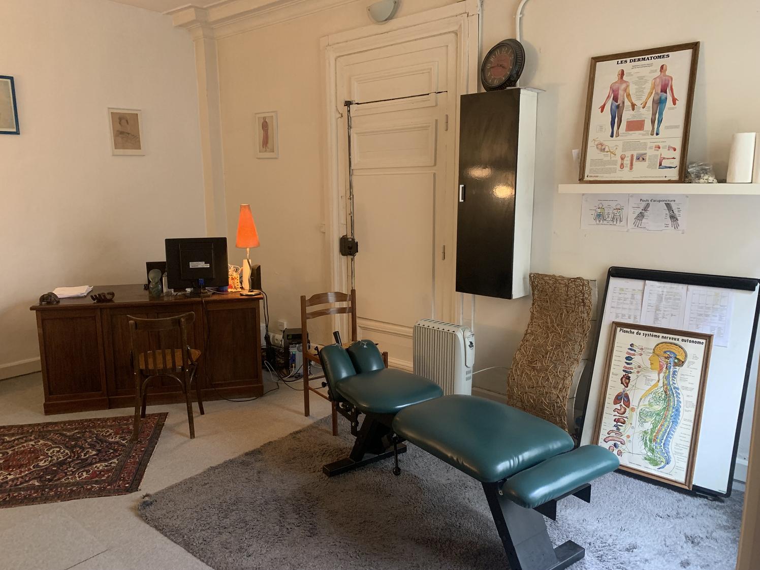 Sous location d'un cabinet de chiropracteur 3 jours/ semaine paris 9 — photo 2