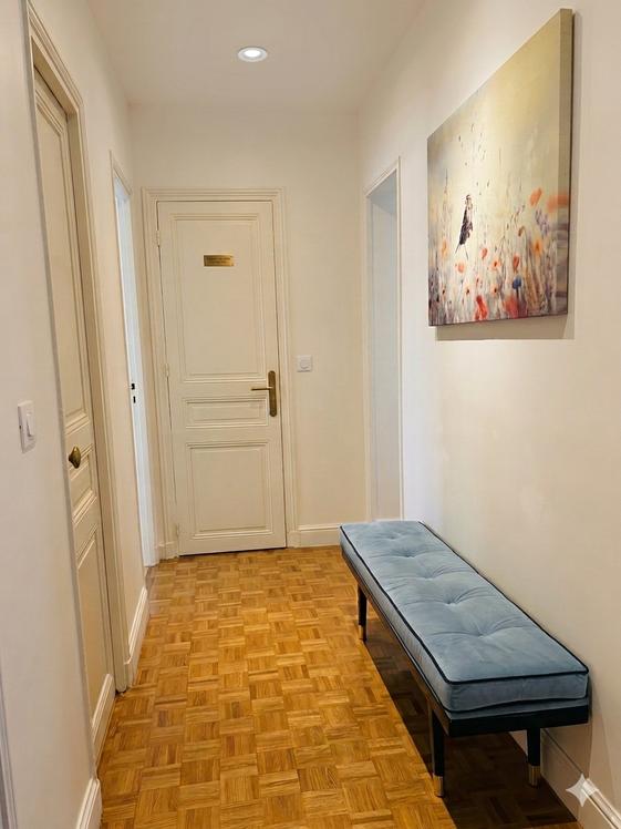 Salle de consultation près de la Seine, Paris 16e — photo 2