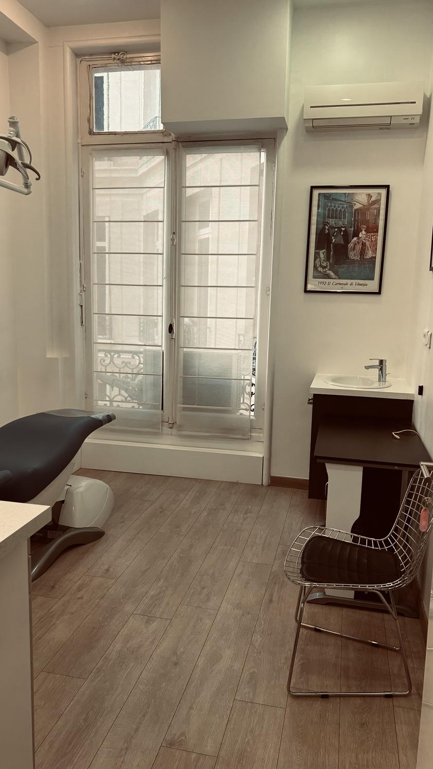 Pour medecin ou paramedical dans cabinet de groupe  a cote des galeries la fayette