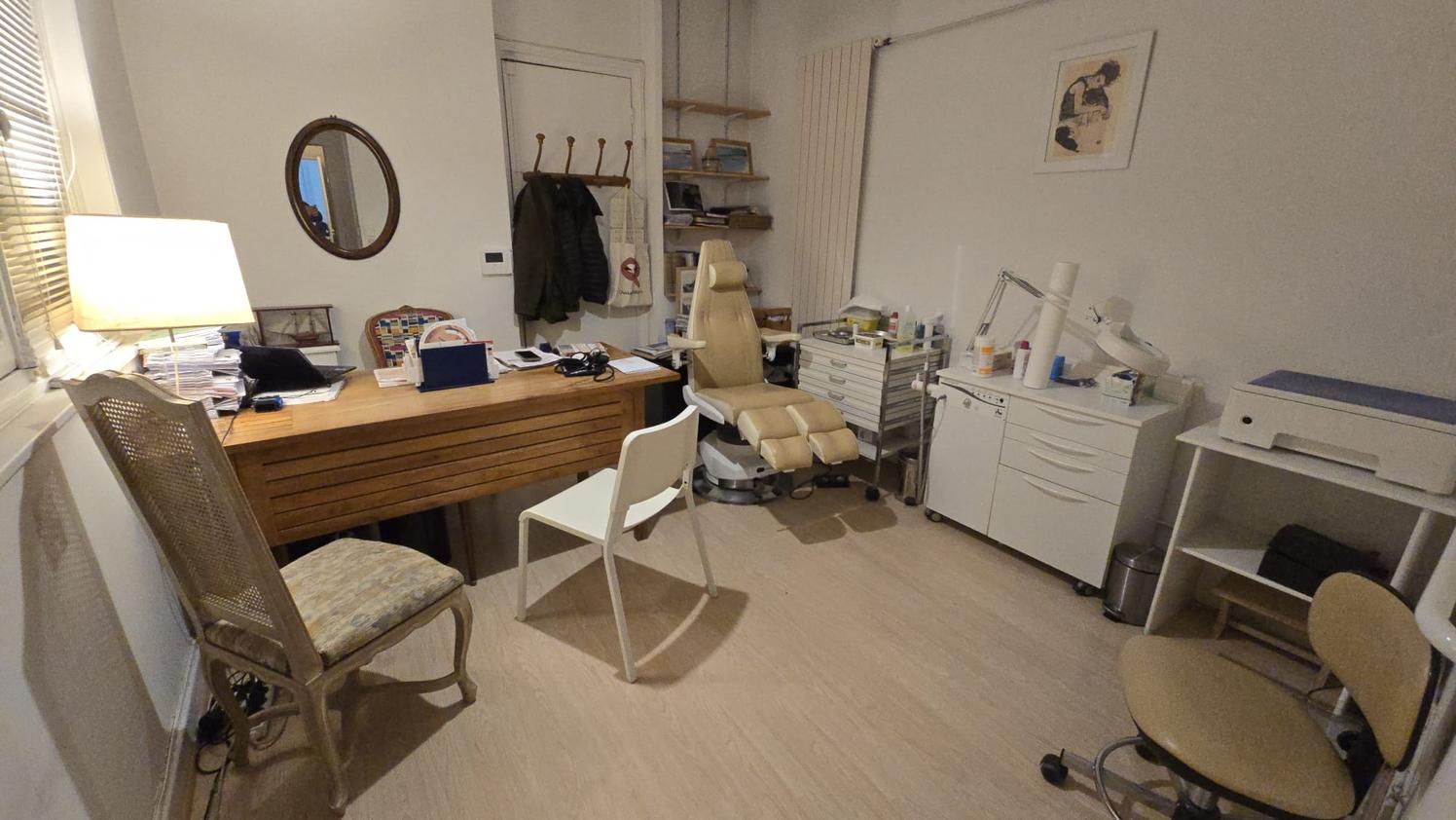 Local de 18 m² dans un cabinet avec pédiatre, Paris 7e — photo 2