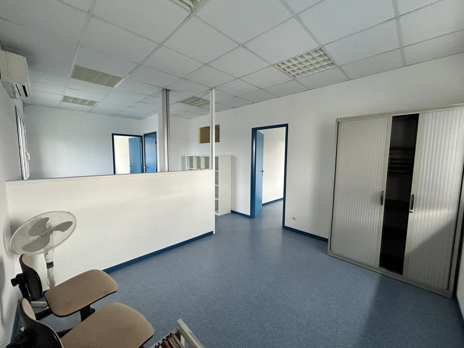 Bureau de 80 m² en zone d'activité des Mondaults, Floirac — photo 4