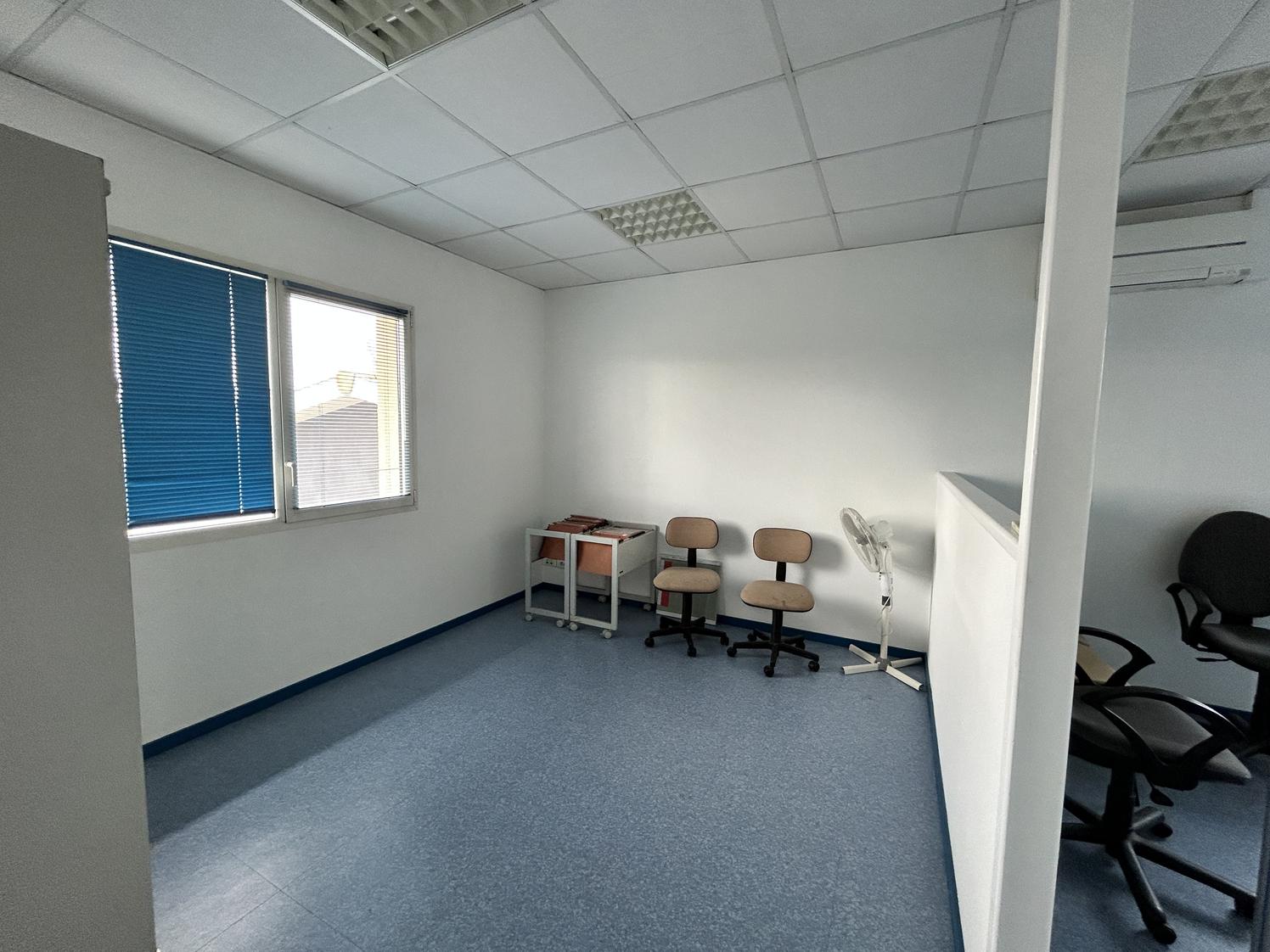Bureau de 80 m² en zone d'activité des Mondaults, Floirac — photo 5