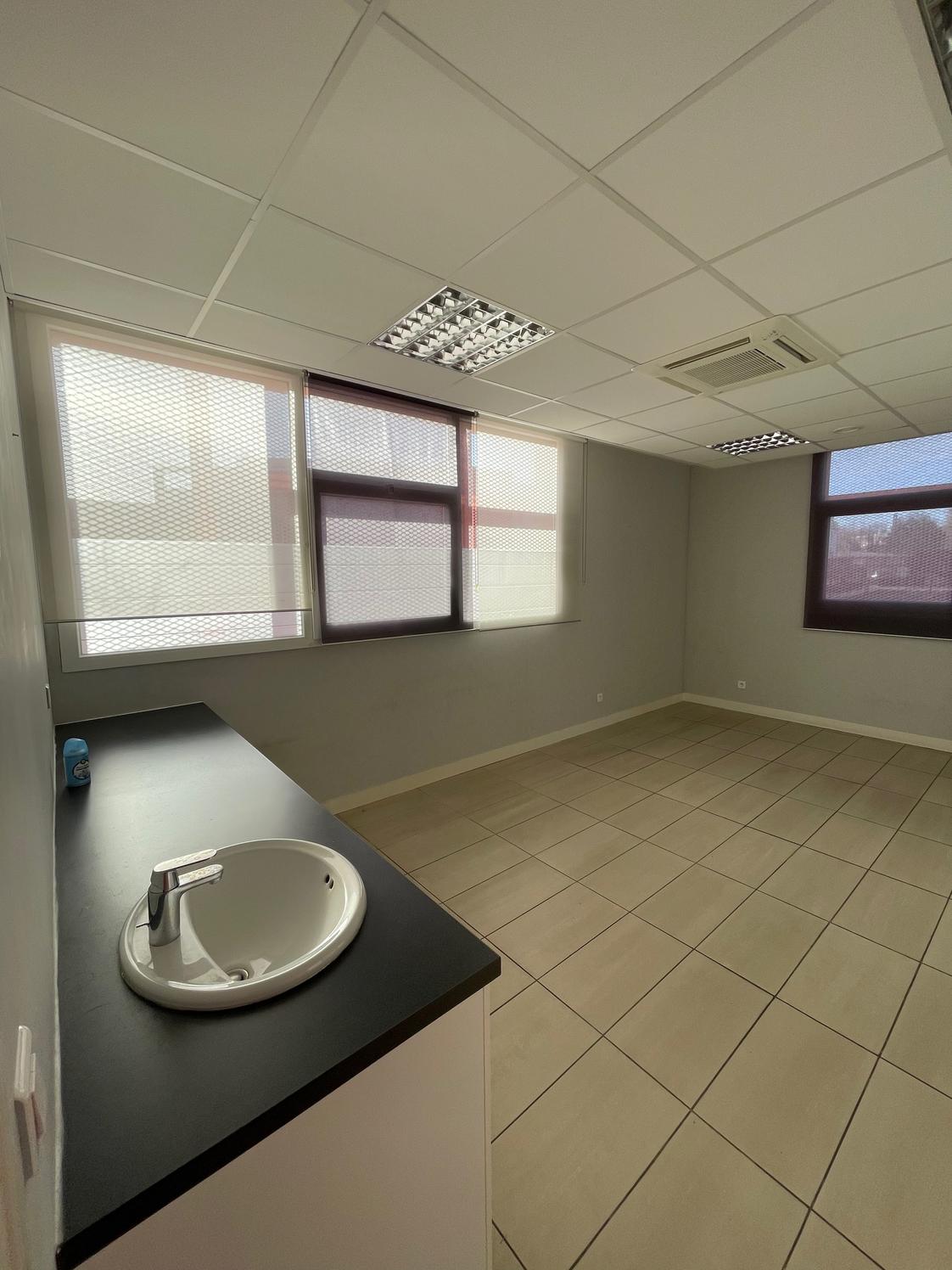 🏥 à louer : cabinet médical / paramédical au cœur d’orly ville — photo 2