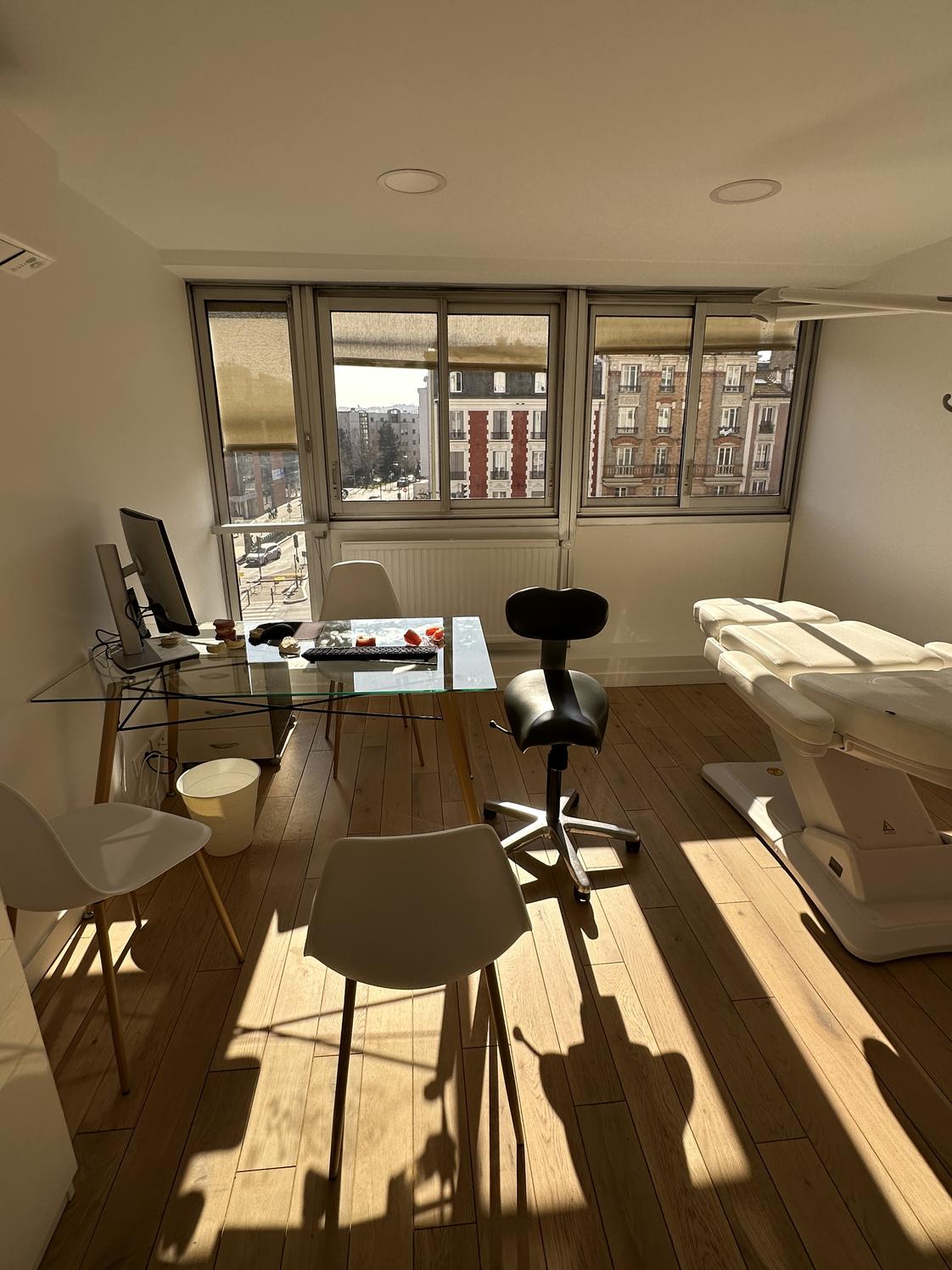 Bureaux lumineux refaits à neuf dans un centre, Suresnes — photo 4