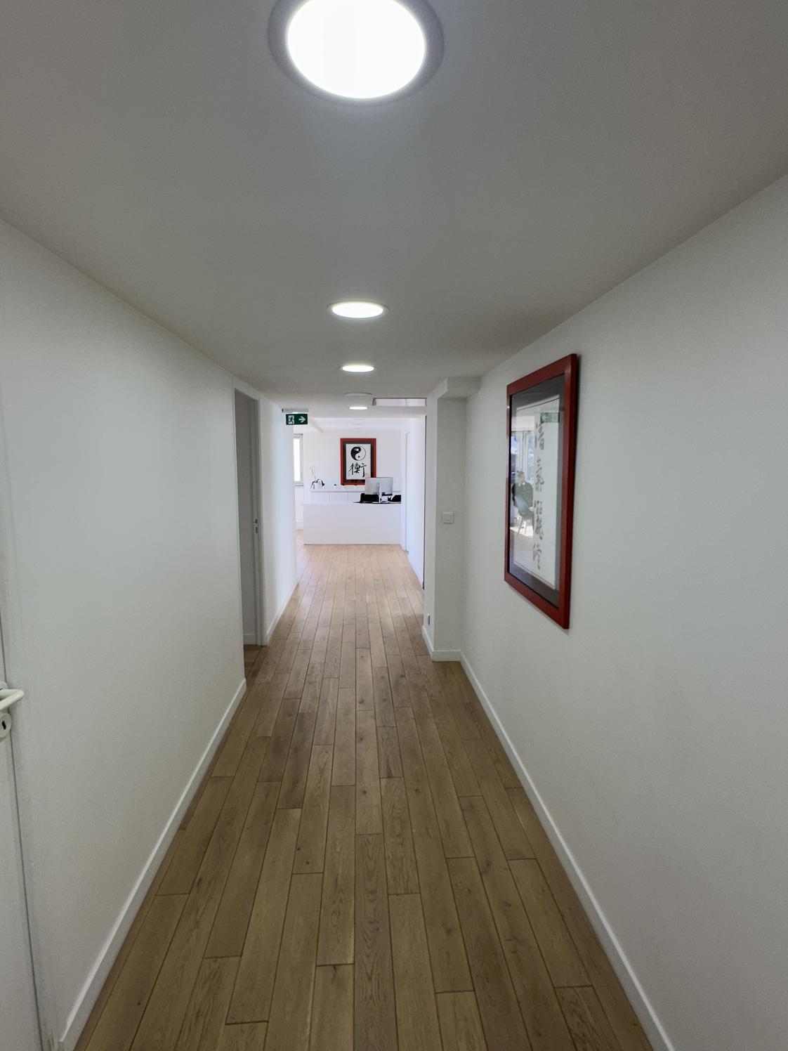 Bureaux lumineux refaits à neuf dans un centre, Suresnes — photo 5