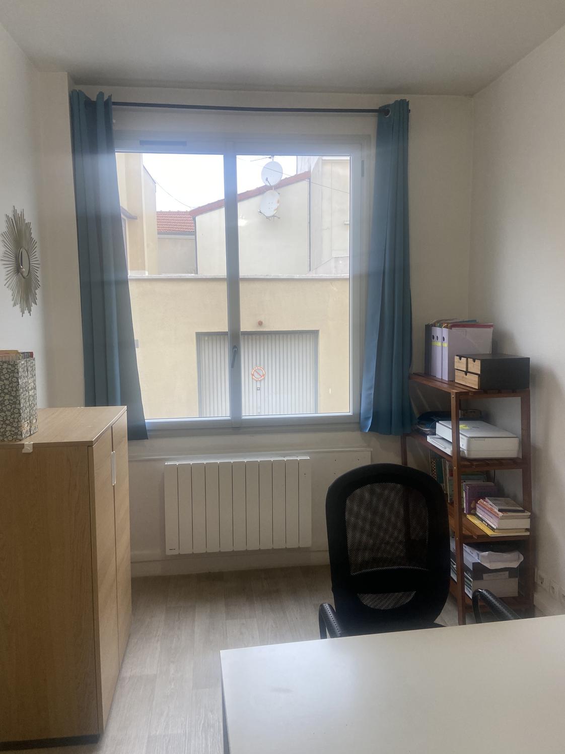 Bureau de 21 m² dans un cabinet paramédical, Bagnolet — photo 4