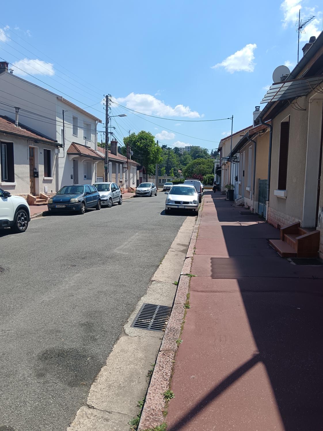 Deux bureaux climatisés dans une maison avec terrasse, Saint-Fons — photo 4