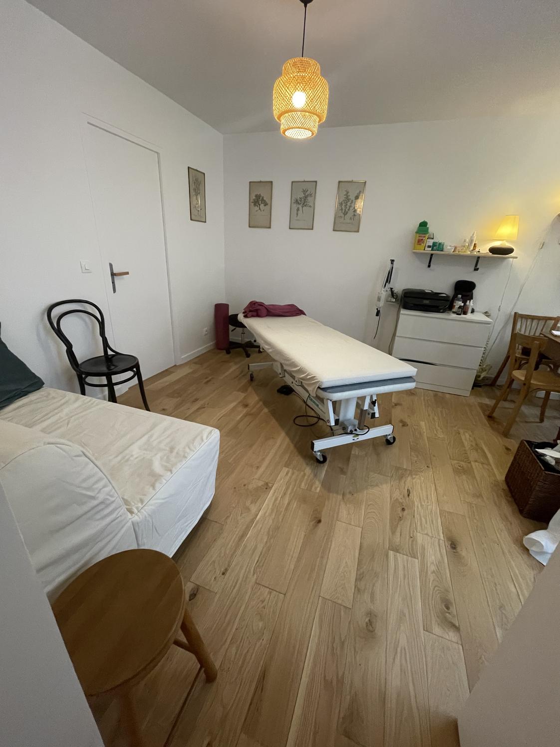 Cabinet thérapeutique avec couchage, Montreuil