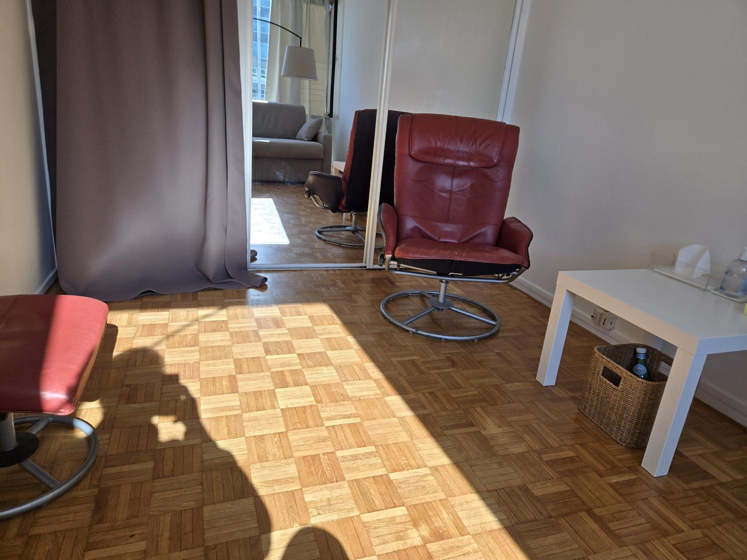 A louer au-dessus de la gare montparnasse cabinet meublé de 2 pièces en parfait état avec 2 parkings — photo 2