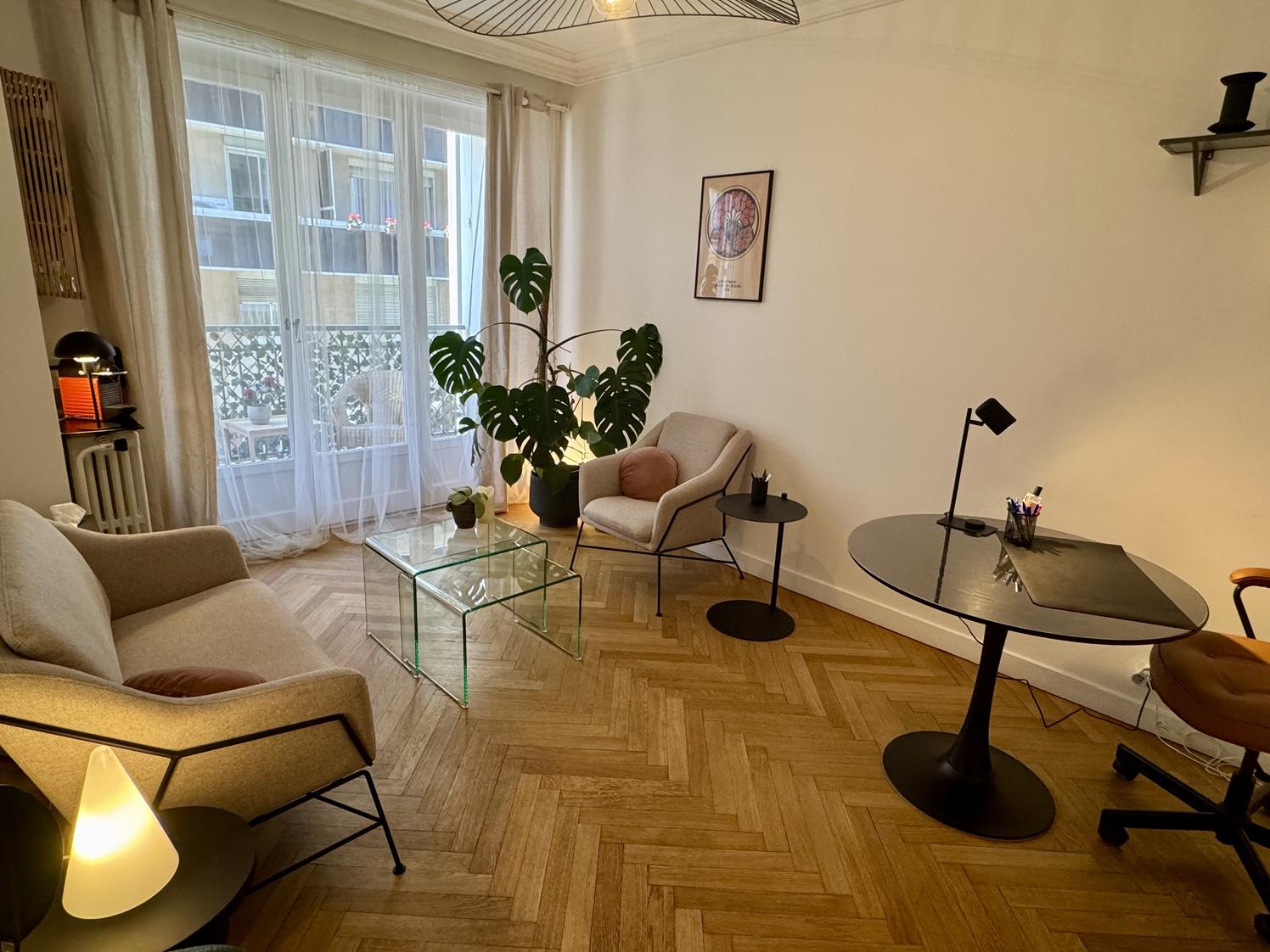 Cabinet tout équipé, sécurisé et climatisé de 14 m2, très bien situe à lyon 6ème