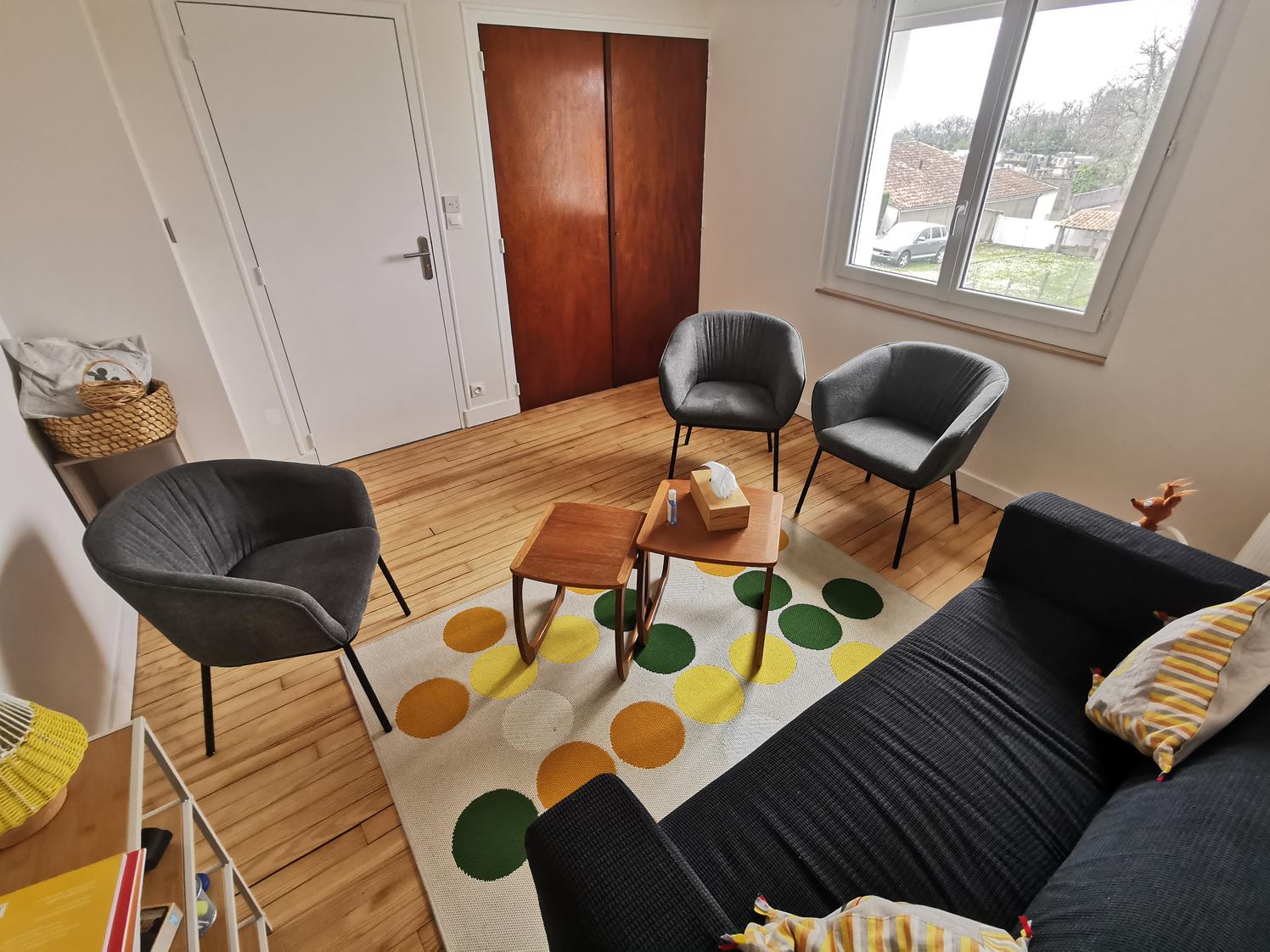 Bureaux lumineux dans une maison rénovée, Bassens — photo 2