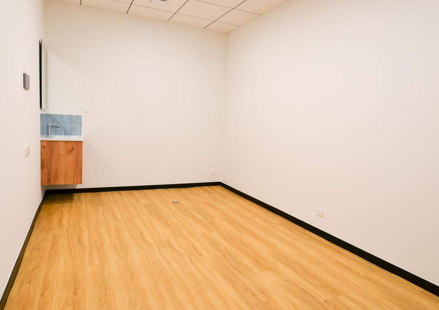 Salle de soins de 15 m² dans un Espace Santé neuf, Bordeaux Canopia — photo 4