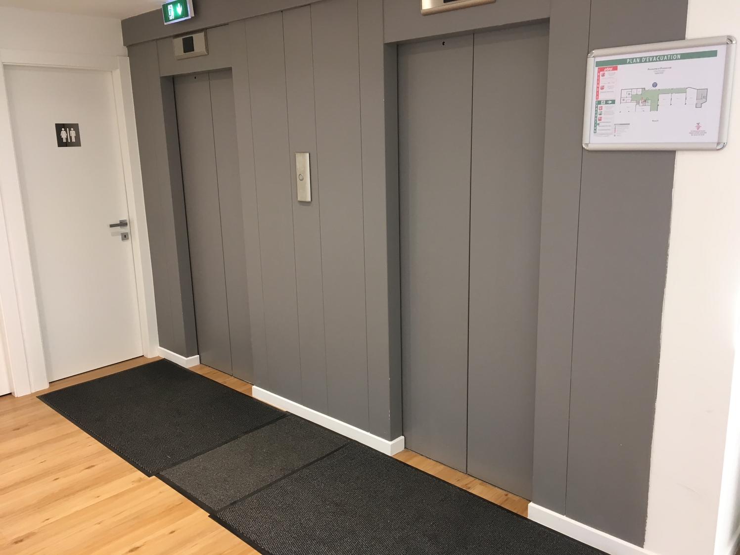 Bureau de 17 m² au dernier étage en hyper centre, Nice — photo 2