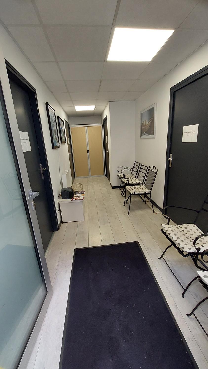 Salle de consultation en cabinet de kiné, Fontaines-sur-Saône — photo 4