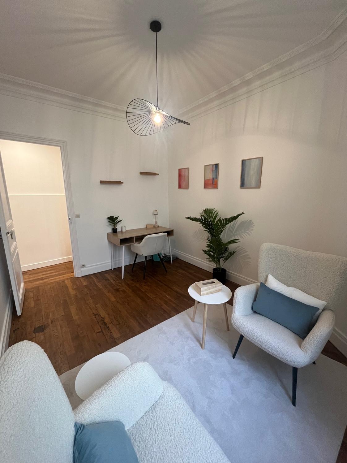 Bureau meublé de 12 m² près de l'Arc de Triomphe, Paris 17e — photo 2