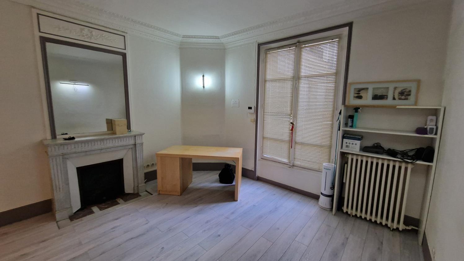 Local de 22 m² avec point d'eau en cabinet médical, Paris 7e