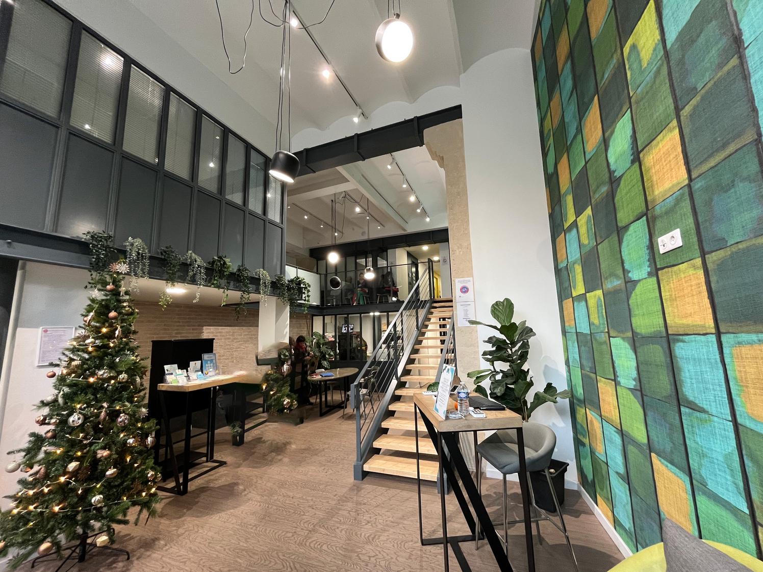 Locaux de 641 m² sur trois niveaux, Montpellier Saint-Denis — photo 2