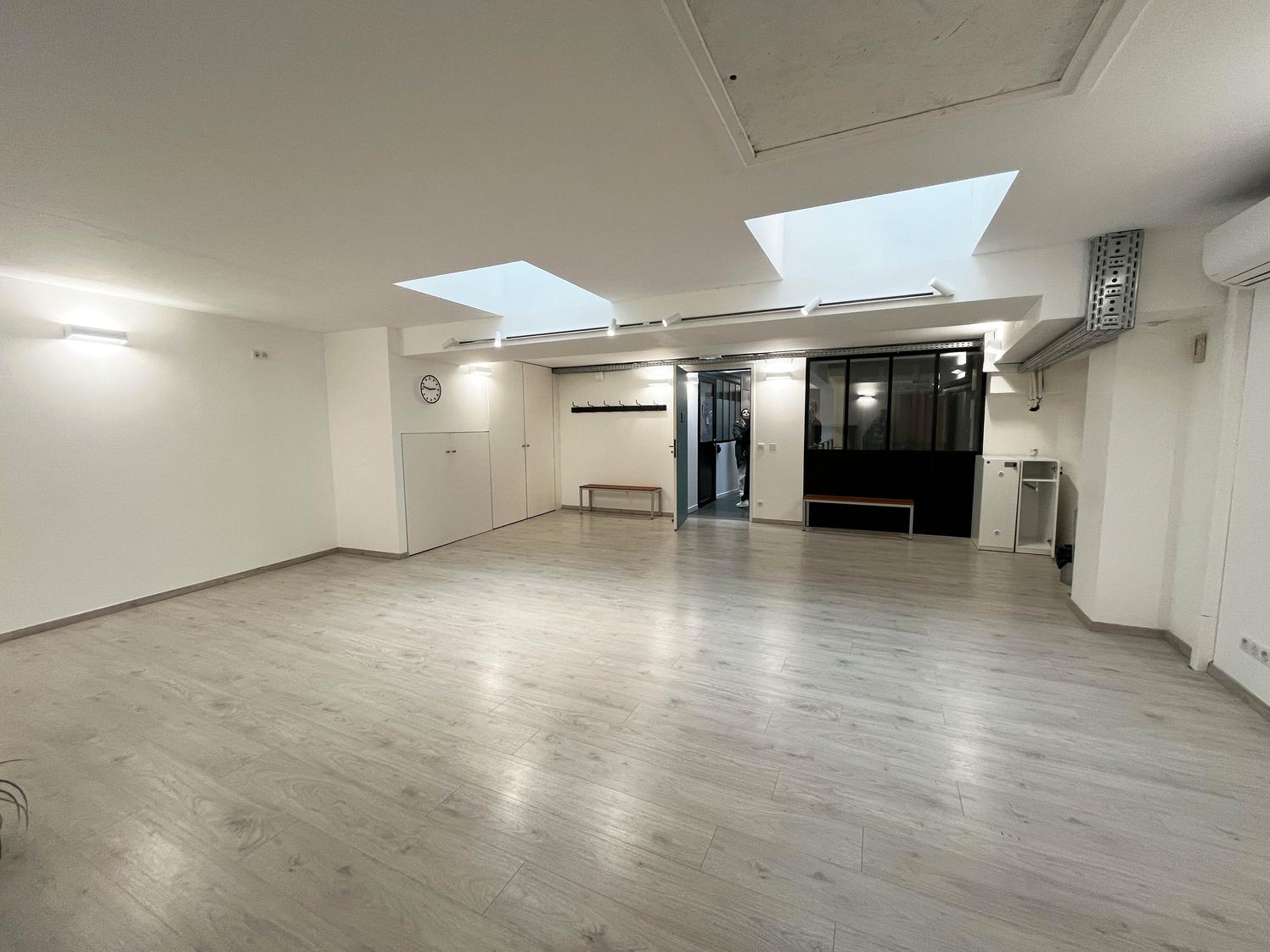 Locaux de 641 m² sur trois niveaux, Montpellier Saint-Denis — photo 3