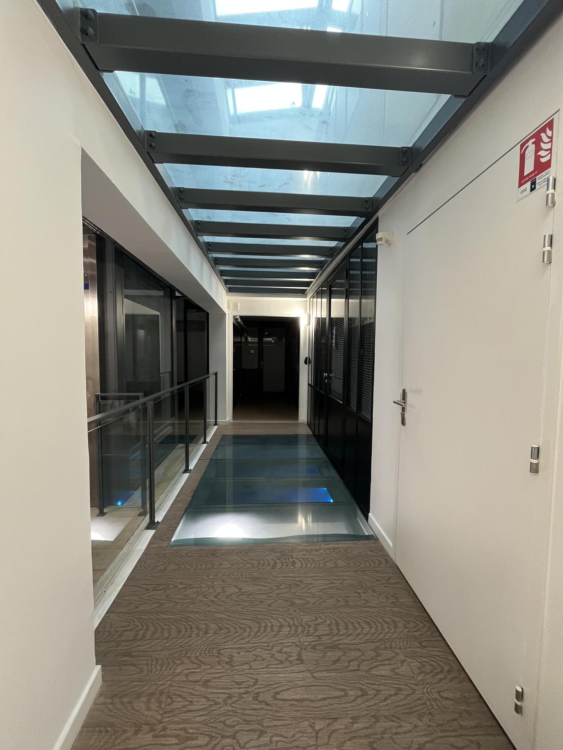 Locaux de 641 m² sur trois niveaux, Montpellier Saint-Denis — photo 4