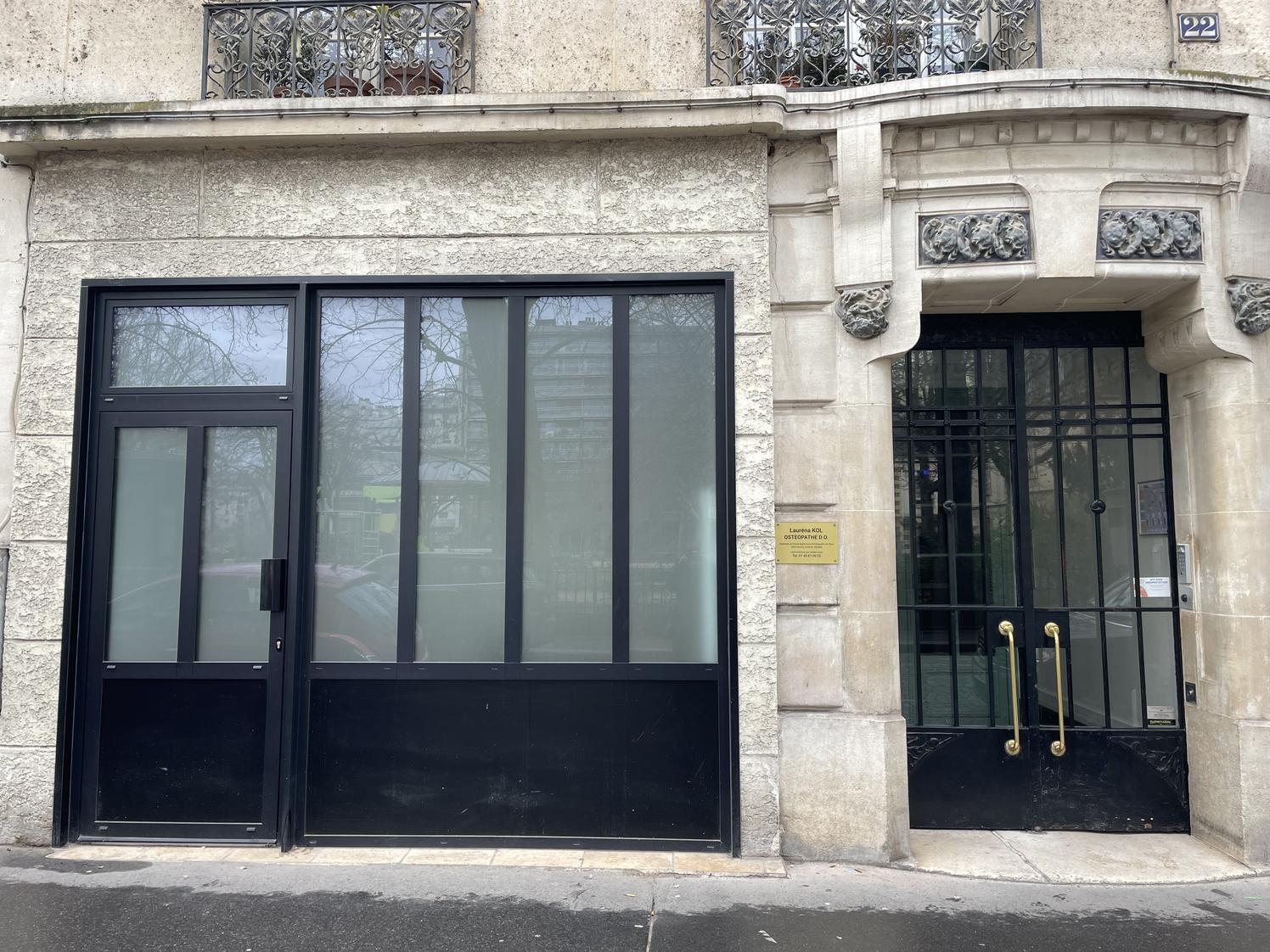Cabinet de 30 m² refait à neuf au rez-de-chaussée, Paris 15e — photo 2
