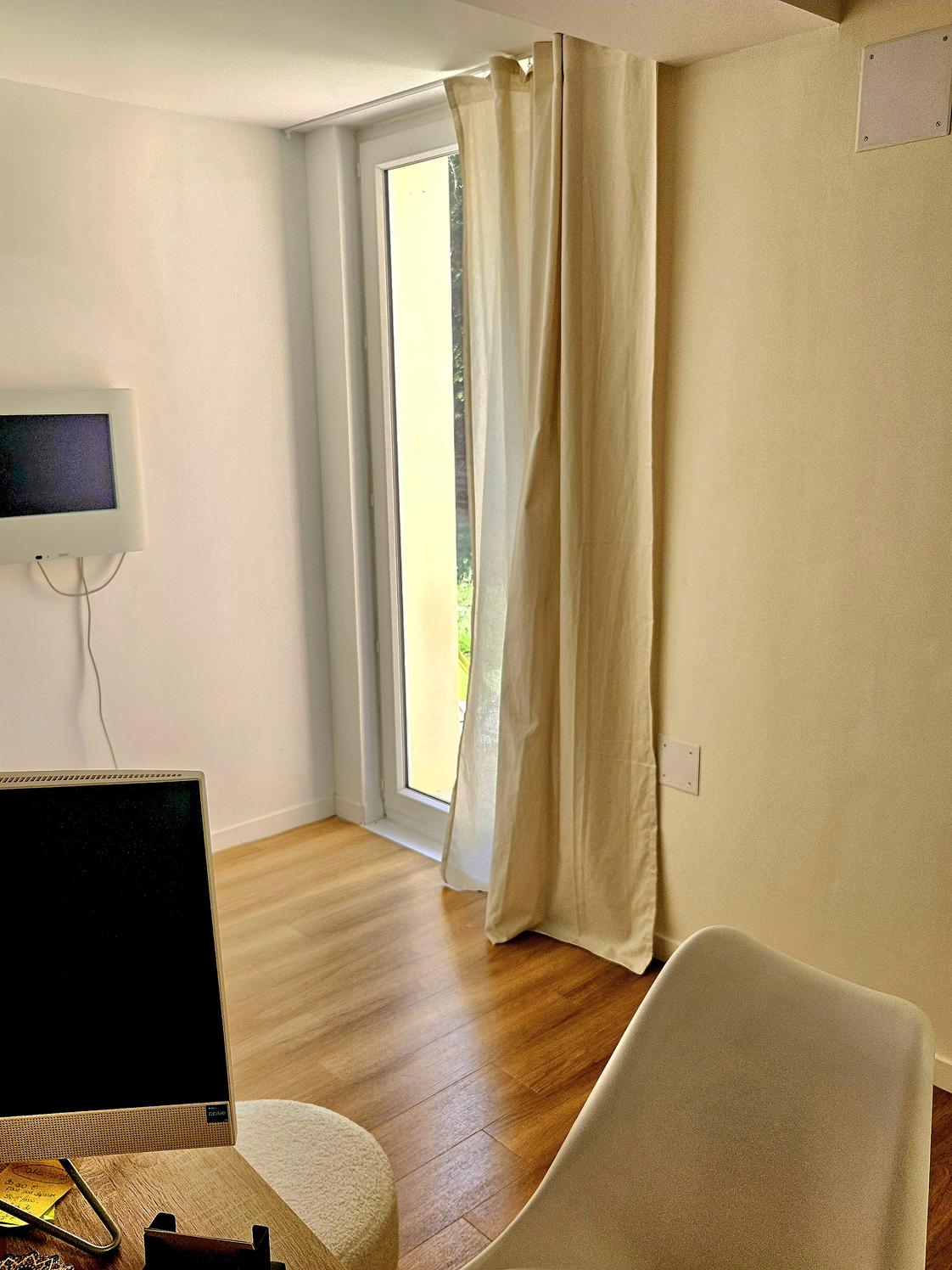 Cabinet de 22 m² avec terrasse privée, centre Phoenix, Pin-Balma — photo 2