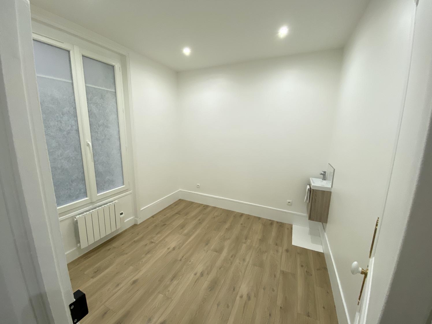 Pièce de 10 m² dans un cabinet médical rénové, Paris 17e — photo 4
