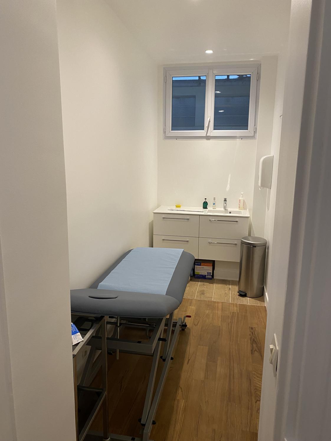 Bureau sur cour dans un immeuble haussmannien, Ternes, Paris 17e — photo 5