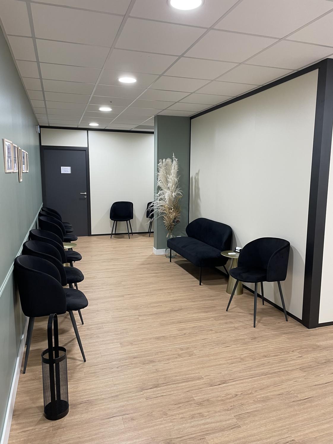 Bureau climatisé dans un centre sport santé, Nice Saint-Isidore — photo 4