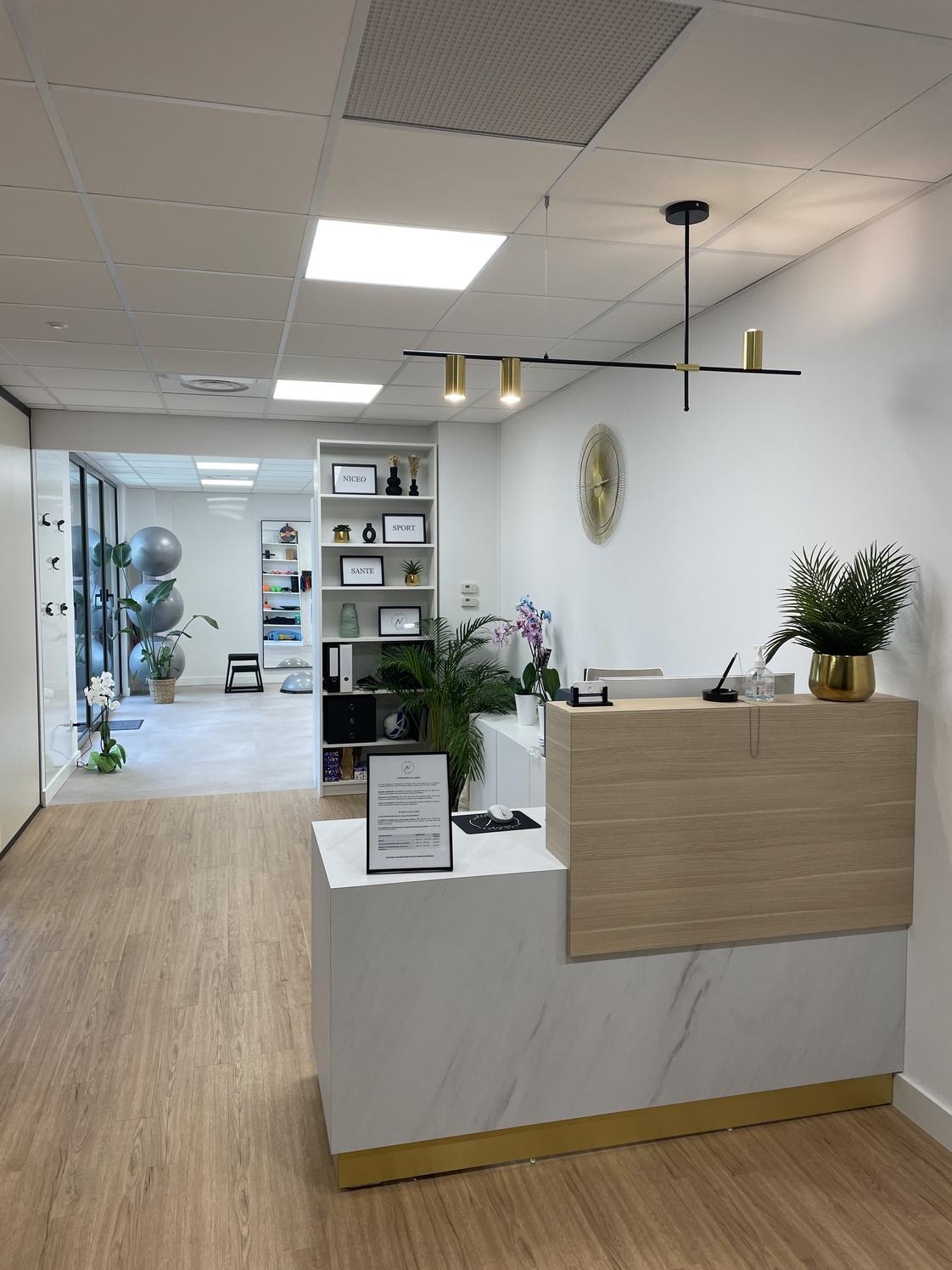 Bureau climatisé dans un centre sport santé, Nice Saint-Isidore — photo 5