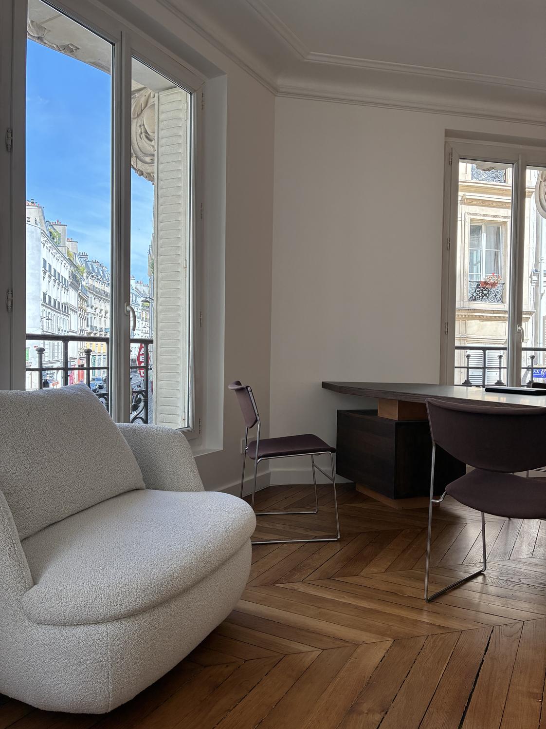 Bureau d'angle lumineux de 20 m² aux Petites Écuries, Paris 10e — photo 5