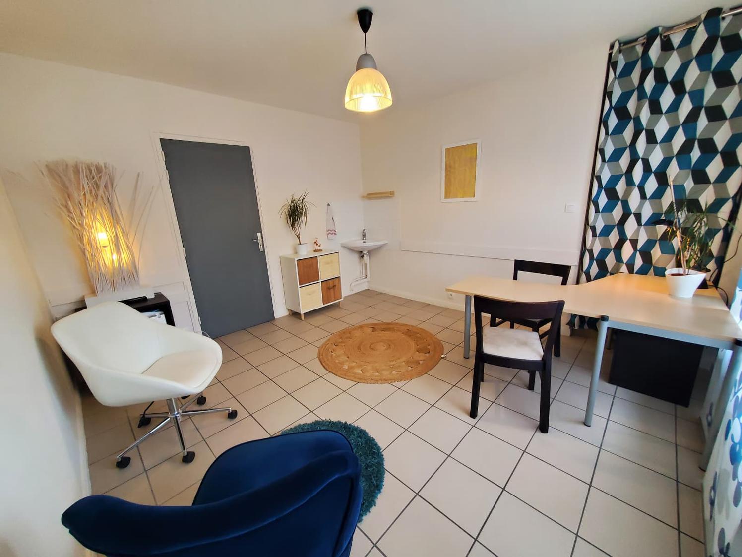 Bureau consultation 14m² caluire le samedi