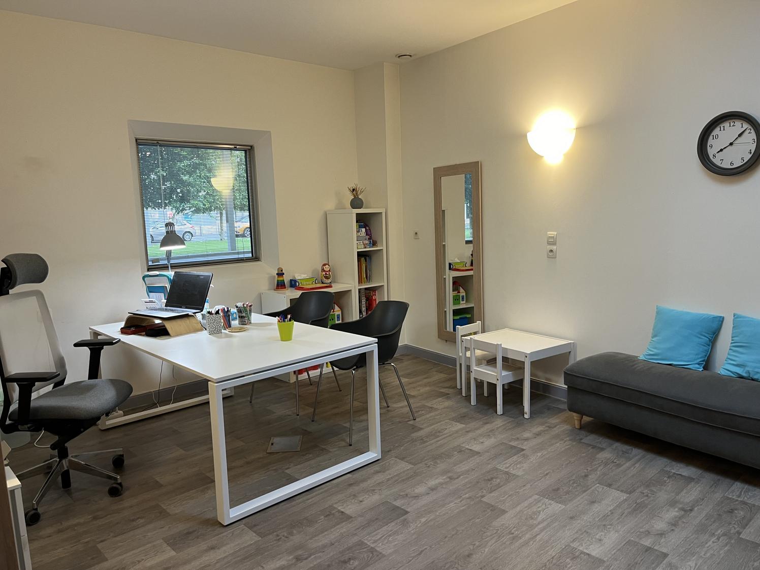Partage de bureau bordeaux bastide orthophoniste — photo 2