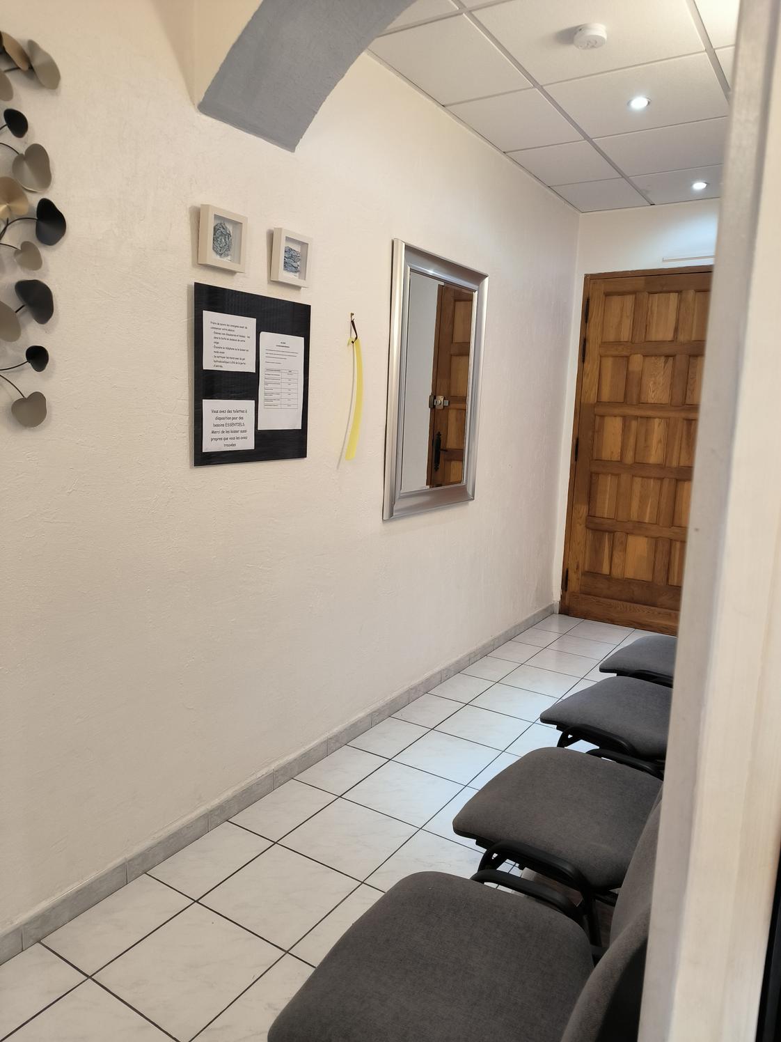 Cabinet climatisé de 48 m² en centre-ville, Cannes — photo 2