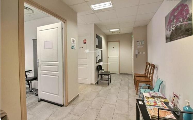 Cabinet de 15 m² avec terrasse partagée, Mouans-Sartoux — photo 3
