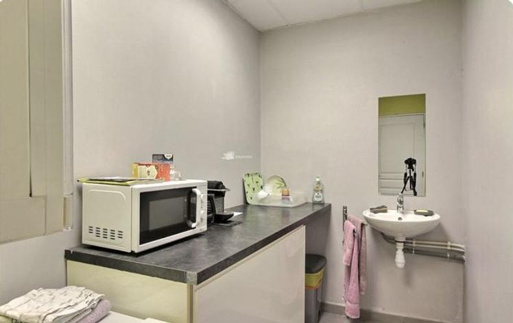 Cabinet de 15 m² avec terrasse partagée, Mouans-Sartoux — photo 4