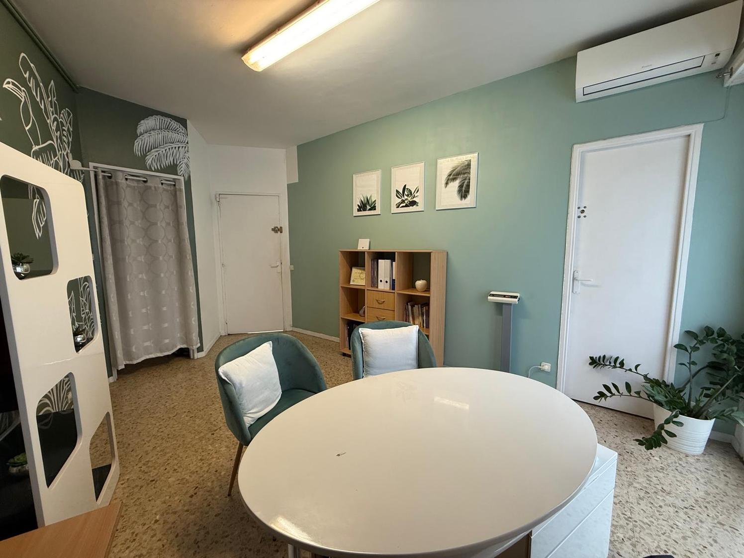Partage de bureau avec une diététicienne, Cagnes-sur-Mer — photo 5