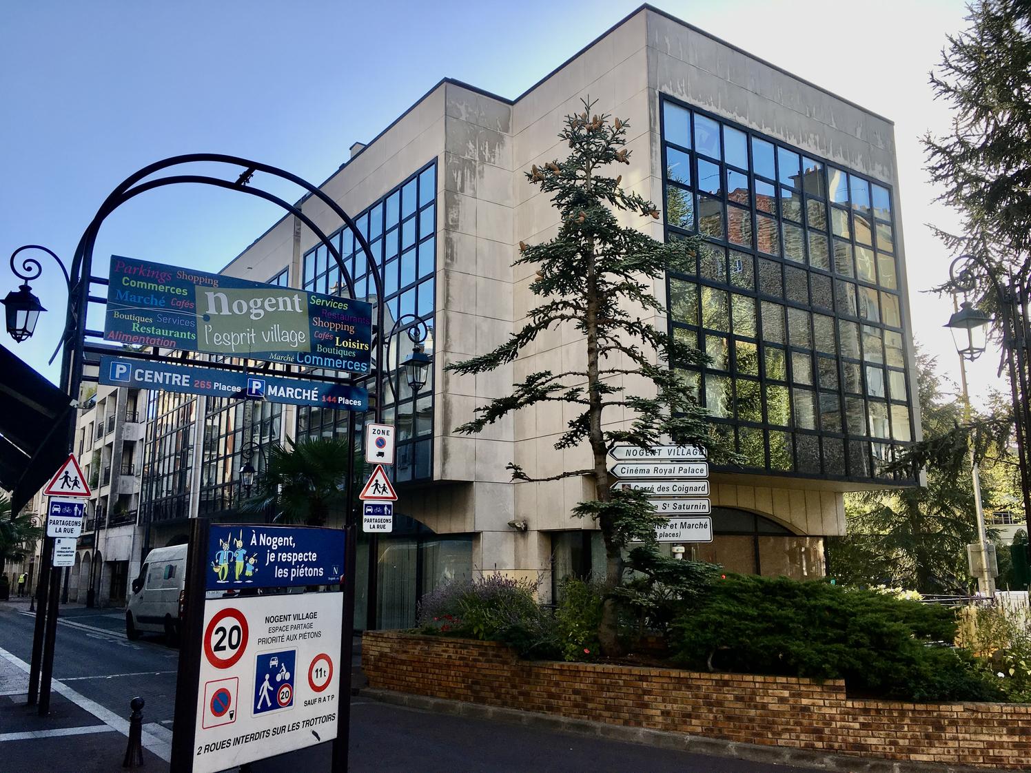 Grande salle de 25 m2 à louer pour la pratique d'activités physiques, plein centre-ville — photo 4