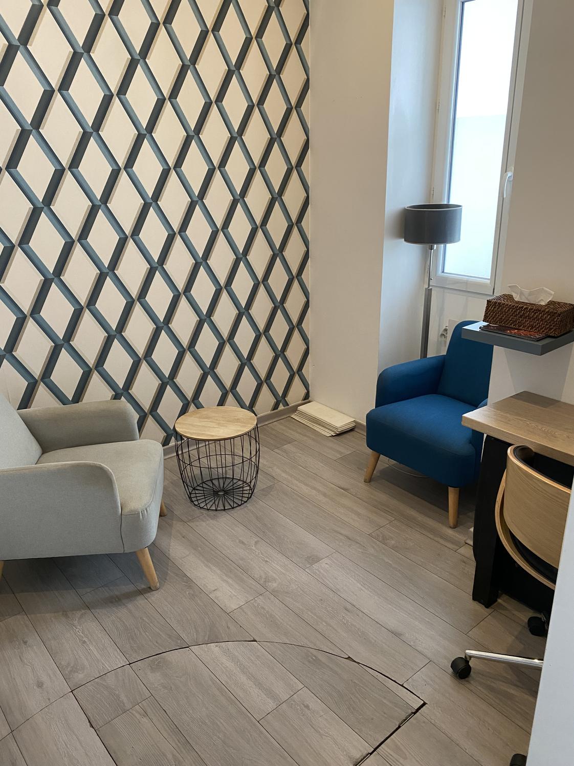 Deux cabines de consultation boulevard Clemenceau, Grenoble — photo 2