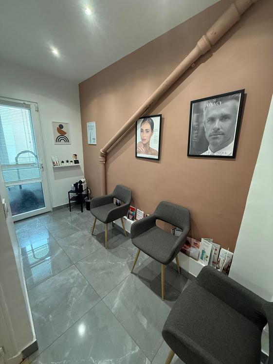 Location d une salle de consultation de 15 m2 lumineuse au sein d  un cabinet médical refait à neuf. nous rech — photo 2
