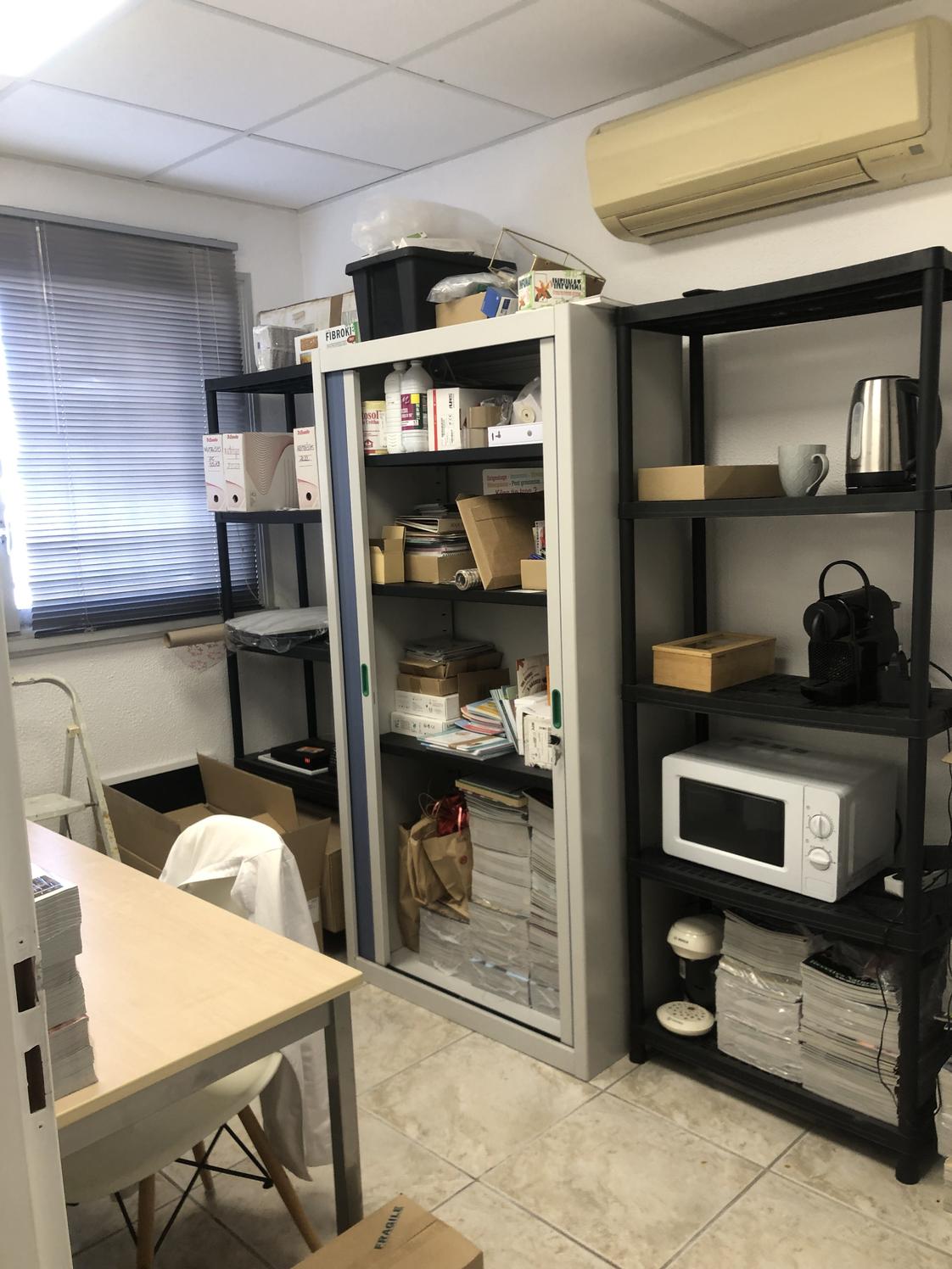 Local de 65 m² climatisé avec trois bureaux à Castries — photo 5