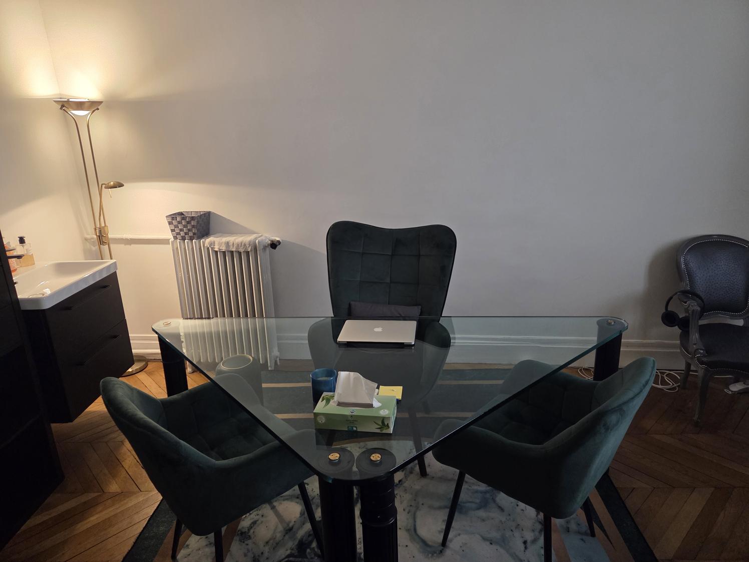 Pièce à entrée indépendante sur rue, cabinet partagé, Paris 16e