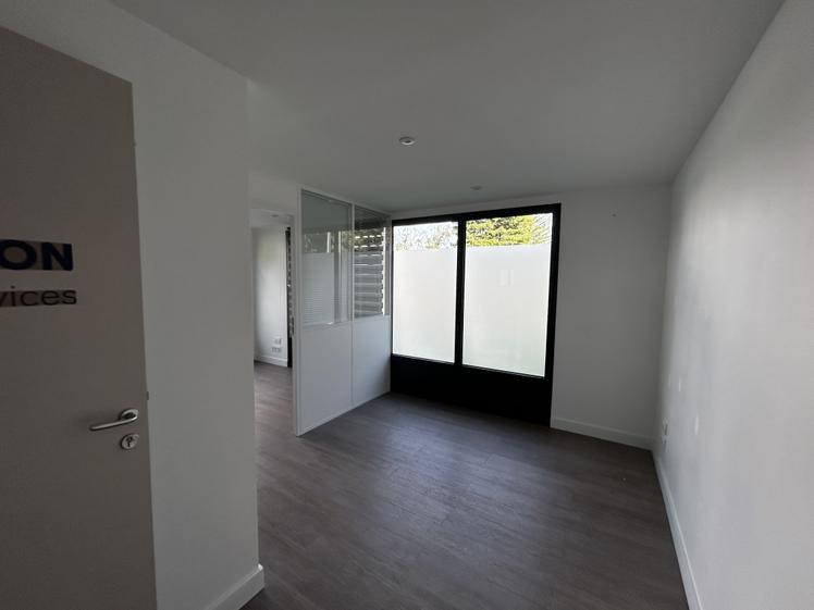Local de 95 m² avec terrasse et quatre bureaux, Nantes — photo 5