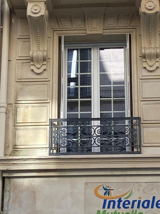 Bureau de 16 m² dans un groupe de sept praticiens, Madeleine, Paris — photo 2
