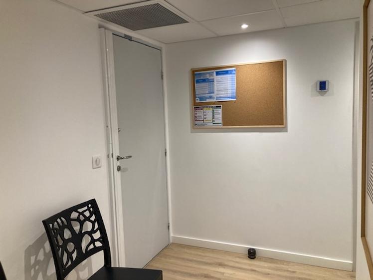 Bureau rénové de 15 m² en centre-ville de Grasse — photo 5